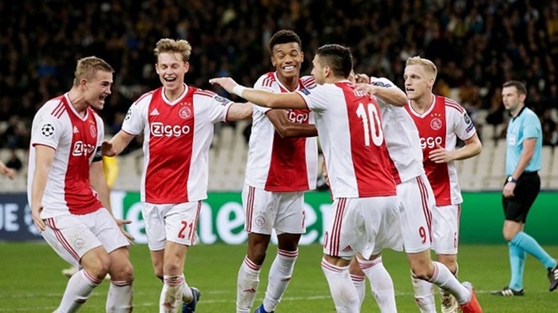 Triết lý bóng đá của Ajax được củng cố với nền tảng của huyền thoại Johan Cruyff